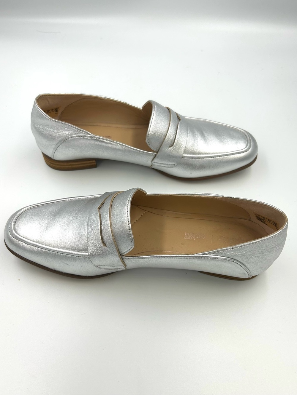 ⁠Clarks Silver Metallic Leather Cushion Plus Penny Loafers Size 7.5⁠ - Picture 11 of 14